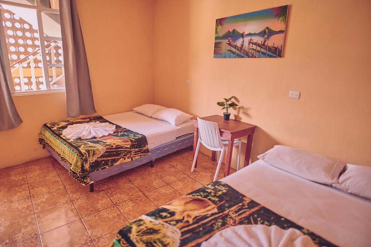 Amigos Hotel San Pedro La Laguna Buitenkant foto